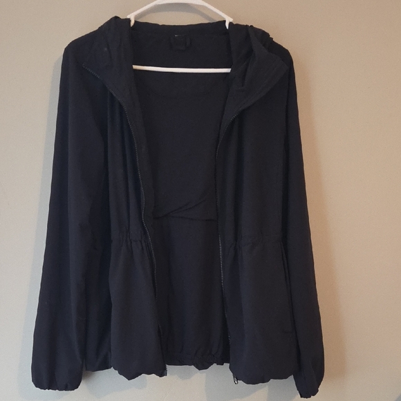 Lululemon Women's Black Hooded Jacket - Picture 7 of 8